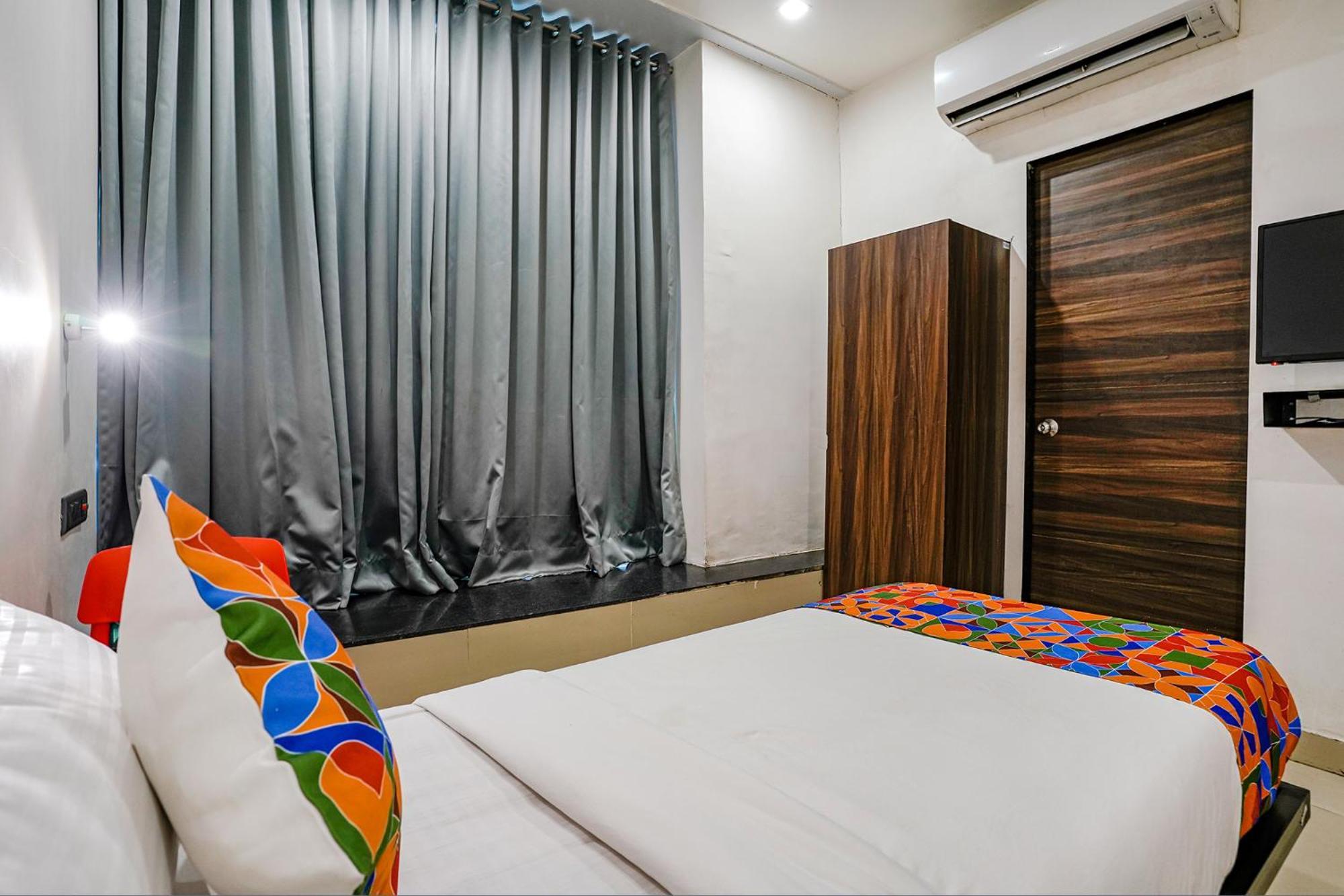 Fabhotel Lotus I Surate Extérieur photo