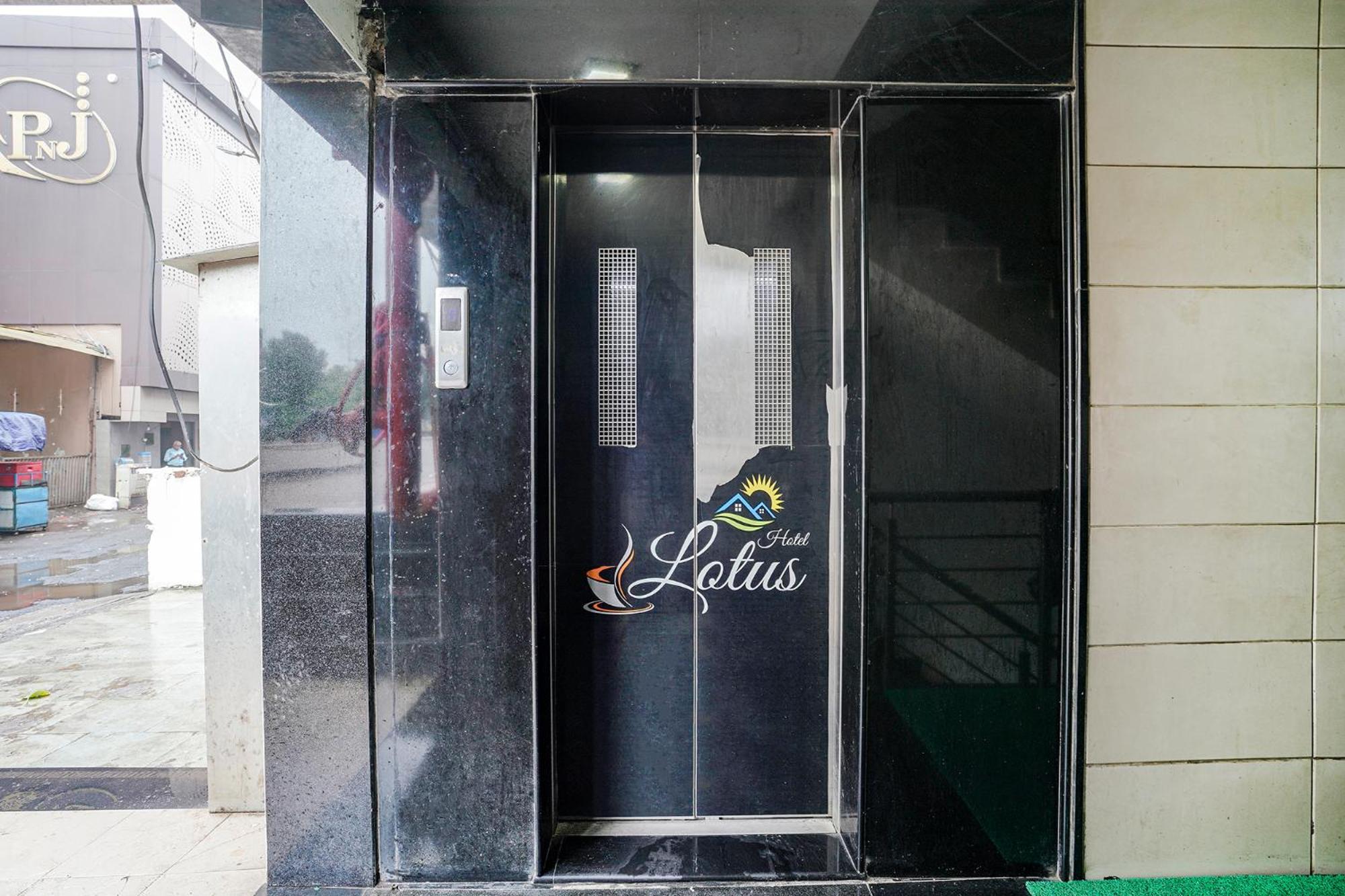 Fabhotel Lotus I Surate Extérieur photo